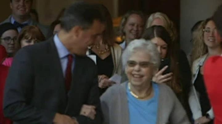 Pennsylvania hospital staff serenades Mrs. Rogers on World Kindness Day