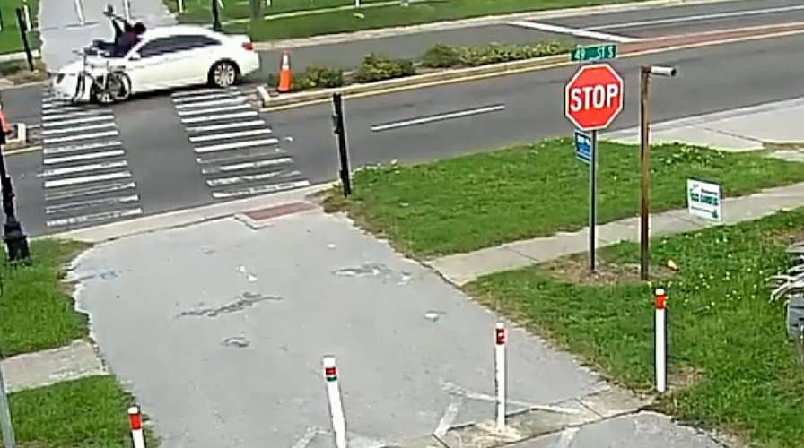 Driver flees after hitting Florida bicyclist