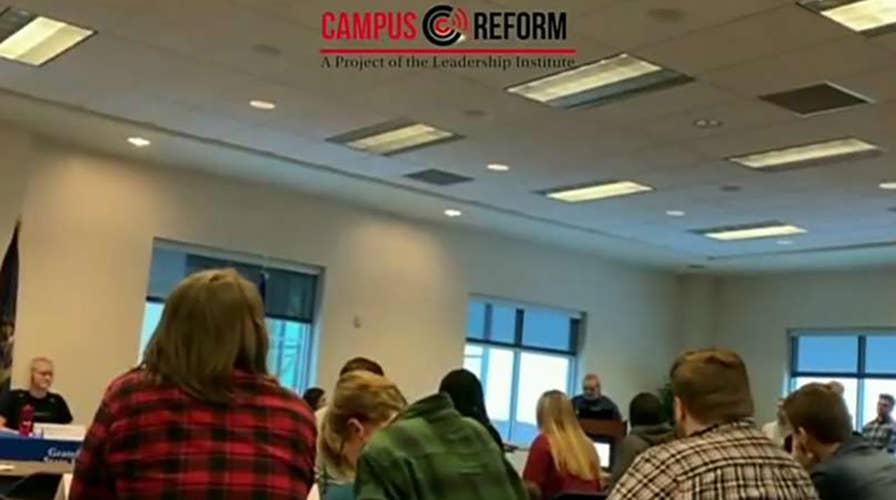 Grand Valley State University ends Pledge of Allegiance at student government meetings
