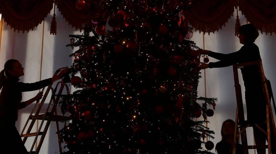 Could putting up Christmas decorations help you beat the holiday blues?