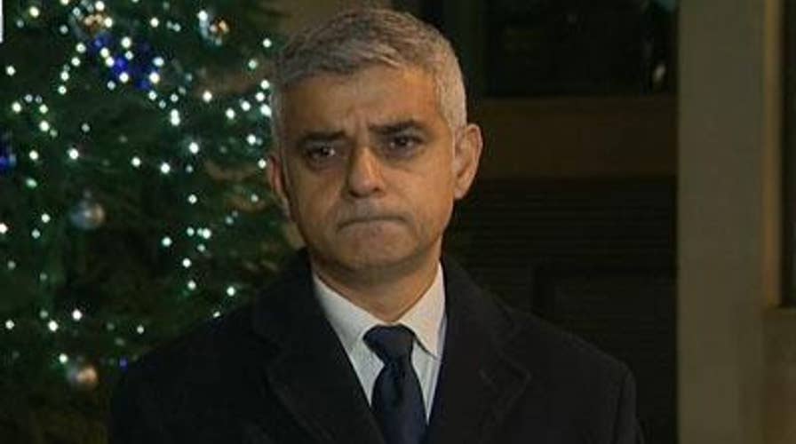 London mayor praises 'breathtaking heroism' of public who charged attacker