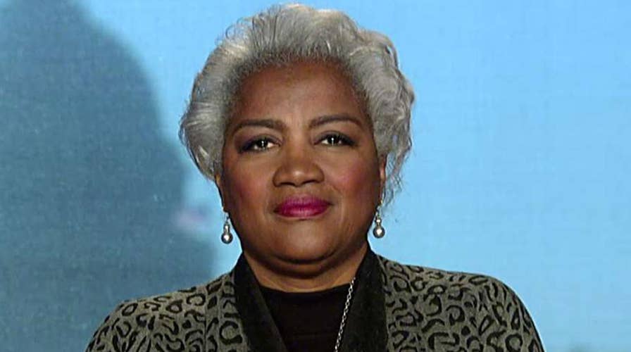 Donna Brazile disagrees with Trump campaign's decision to ban Bloomberg News from rallies, events