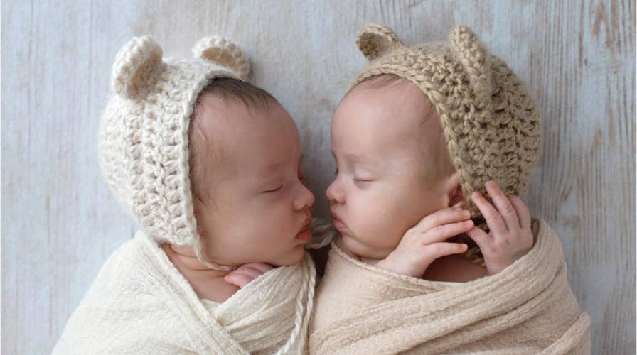 U.K. Mom captures twin boys hugging before naptime