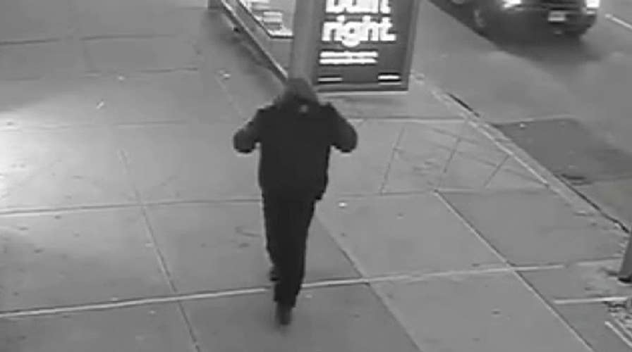 NYC police search for knife-wielding suspect