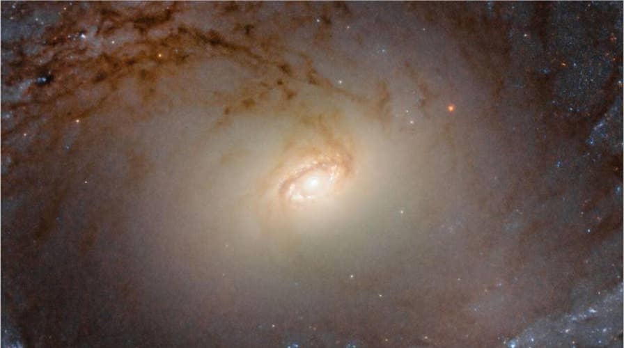hubble nasa spiral galaxy
