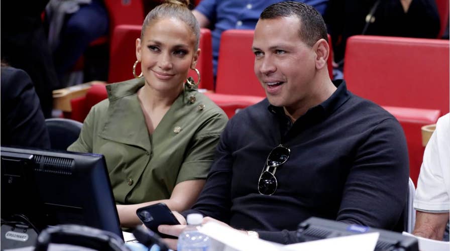 Alex Rodriguez appears alongside Jennifer Lopez, dance crew in Super Bowl rehearsal video