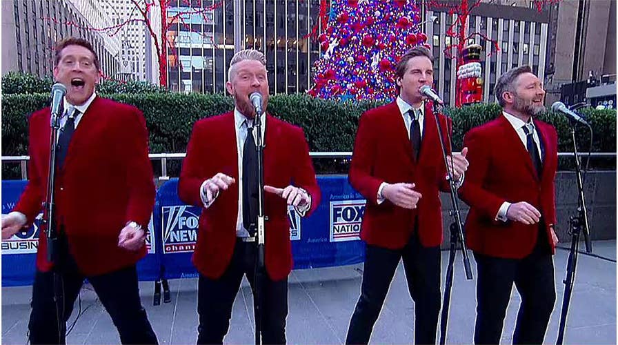 Ernie Haase & Signature Sound celebrate Christmas Eve on Fox Square