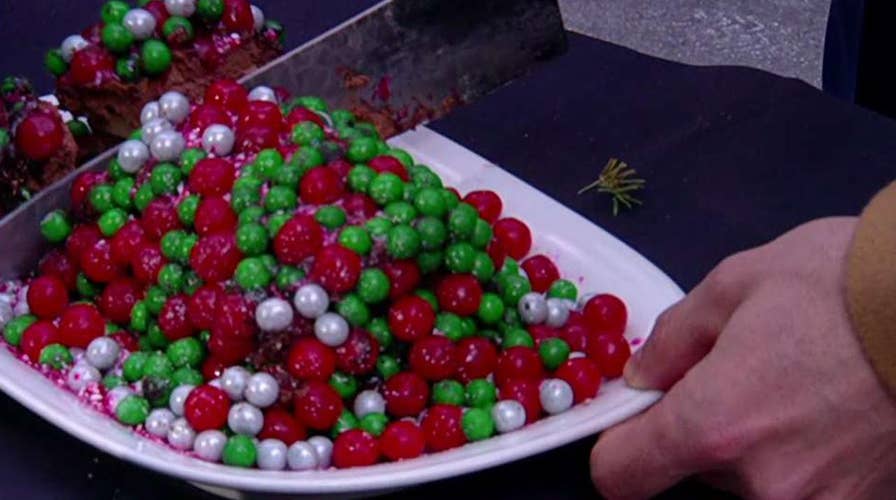 Chef David Burke cooks up Christmas desserts on FOX Square