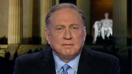 Col. Macgregor: US airstrikes look like an attempt to drag us into a war