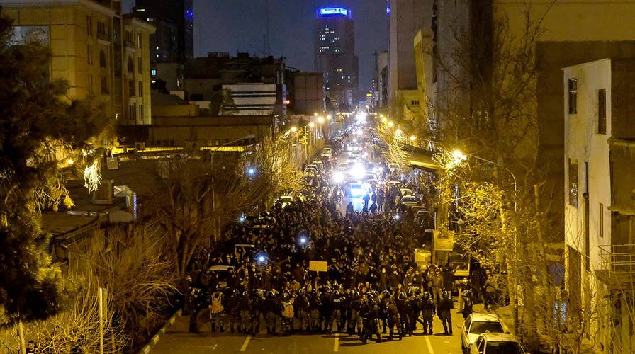 Iranian authorities crack down on anti-government protests