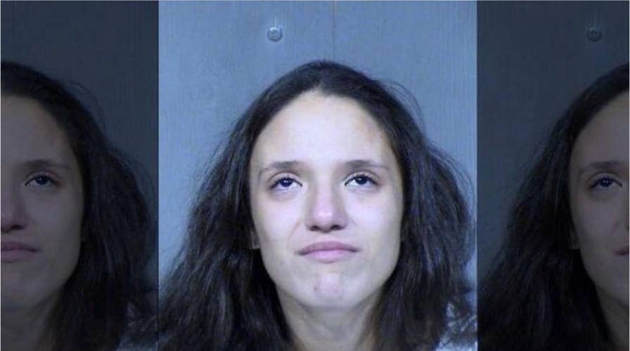 Police: Arizona mom sang to young children as she smothered them
