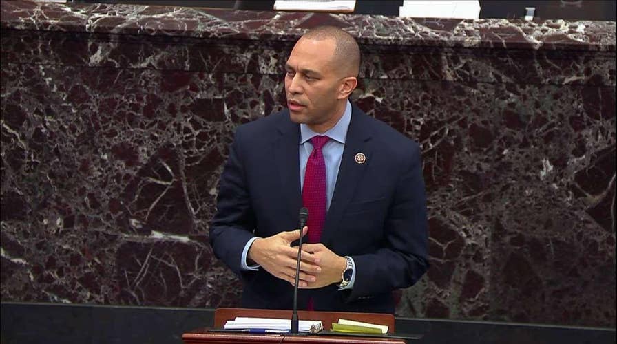Hakeem Jeffries discusses Derek Jeter's sole Hall of Fame no-vote during Trump impeachment presentation