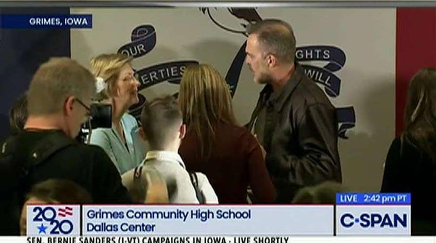 Elizabeth Warren confronted by father over student loan forgiveness plan