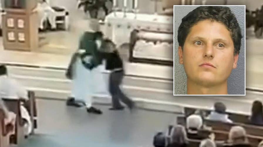 Man attacks deacon in middle of church service in Florida
