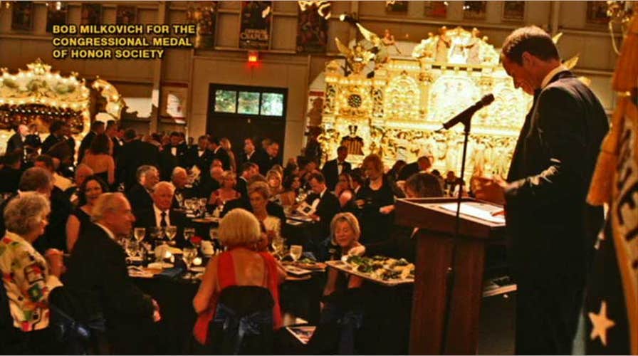 PHOTOS: Jon Scott Emcees Medal of Honor Society Foundation Dinner