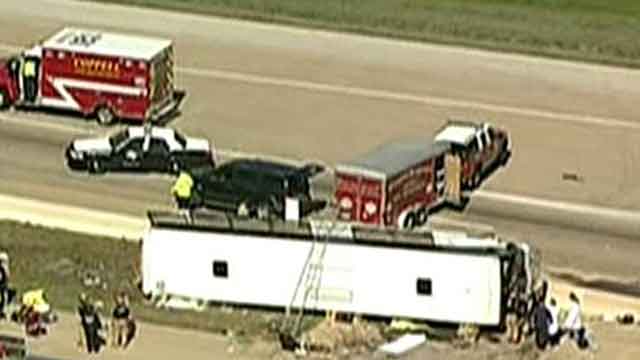 At least 2 dead in serious bus crash near Irving, Texas
