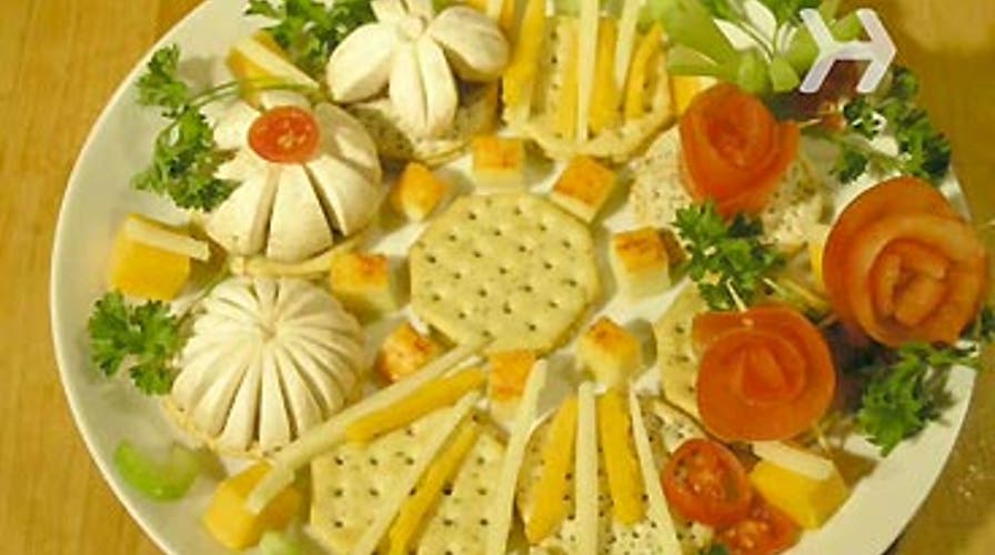 How to Make Edible Garnishes