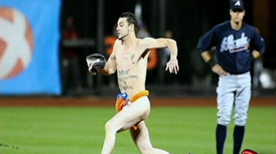 Streaker Strikes at Citi Field