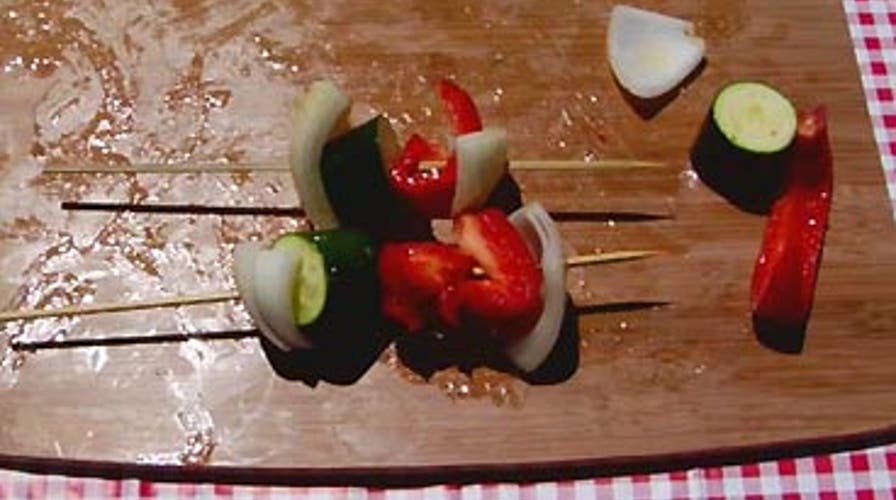 How to Cook Simple Recipes Over a Campfire