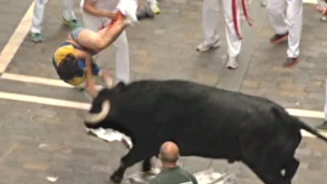 Graphic video: Bull gores man in Pamplona
