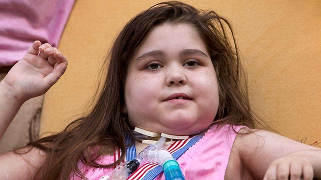 Girl who received lung transplant leaves hospital