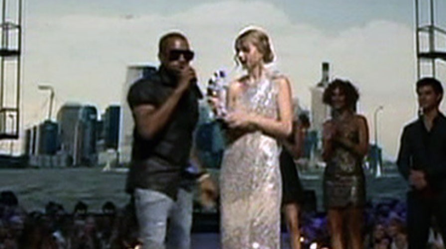 Kanye Disses Taylor Swift