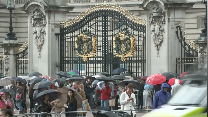 Mourners gather outside Buckingham Palace following the death of Queen Elizabeth II