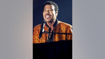 Lionel Richie gets PERSONAL