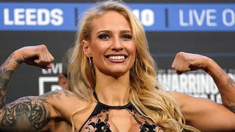 Boxing champ sounds off on trans women in female sports: 'I think it's wrong'