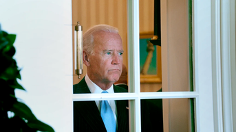 Senator exposes Dems' double standards toward Biden: ‘Phalanx of bodyguards’