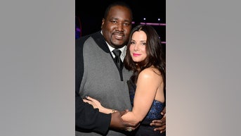 'Blind Side' actor DEFENDS Sandra Bullock