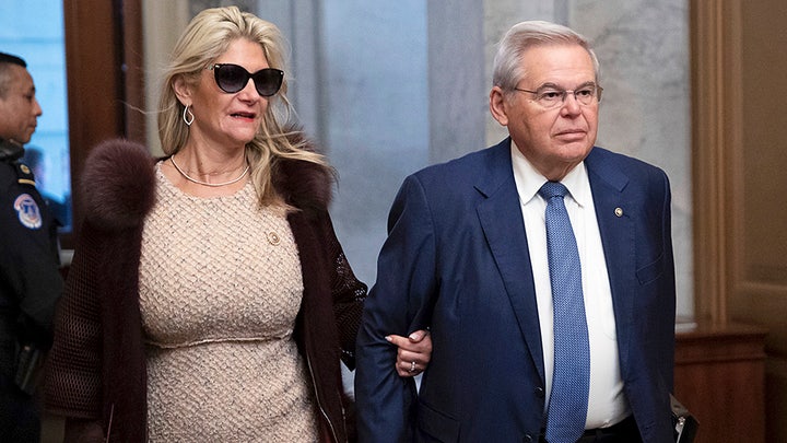 Longtime Democrat senator and wife to be charged with federal offenses