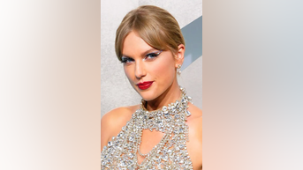 10 key facts about TAYLOR SWIFT