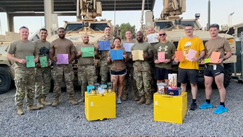 US troops receive Christmas trees thanks to a delivery company