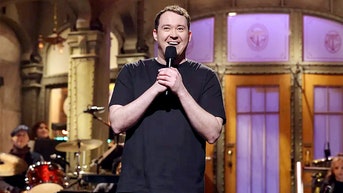 Conservative-friendly comedian takes hilarious shot at 'SNL' in opening monologue