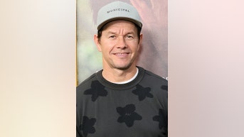 Mark Wahlberg REFUSES knee surgery