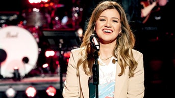 Kelly Clarkson hits ex-husband with new lawsuit in nasty divorce battle