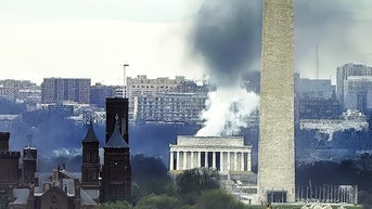 Crews respond to fire near Lincoln Memorial on Washington's National Mall