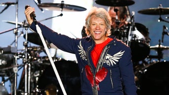 Legendary singer makes candid confession after vocal cord surgery