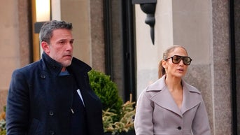 Jennifer Lopez forced to answer question about Ben Affleck divorce rumors