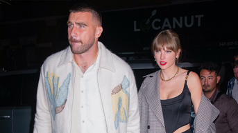 Mavericks troll Travis Kelce with Taylor Swift in front of Patrick Mahomes