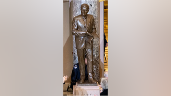New statue unveiled for Billy Graham