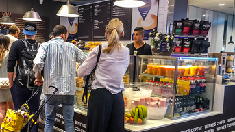 Nutritious snack options for when you're traveling through the airport