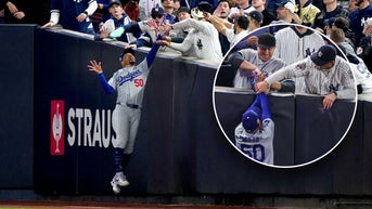 Yankees fans try to snatch ball out of All-Star's glove in wild Game 4 moment - Fox News