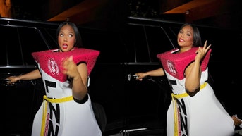 Lizzo makes a point with Halloween costume after denying taking weight loss drug - Fox News