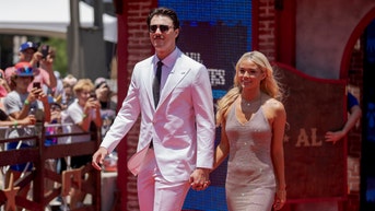 LSU's Livvy Dunne sweetens Pirates’ offer for rare Paul Skenes rookie card - Fox News