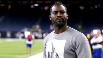 Michael Vick reportedly accepts college football head coaching job - Fox News