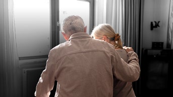 10 tips for dementia caregivers to make the holidays less stressful and more enjoyable - Fox News