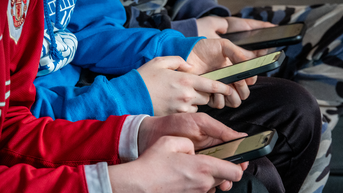 Government bans kids from using social media until the age of 16 - Fox News