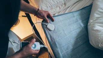 Heating pads and blankets can cause skin damage, experts warn - Fox News